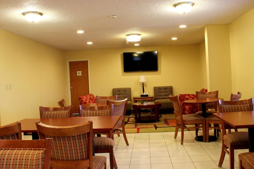 Days Inn & Suites By Wyndham Bloomington/Normal Il Dış mekan fotoğraf