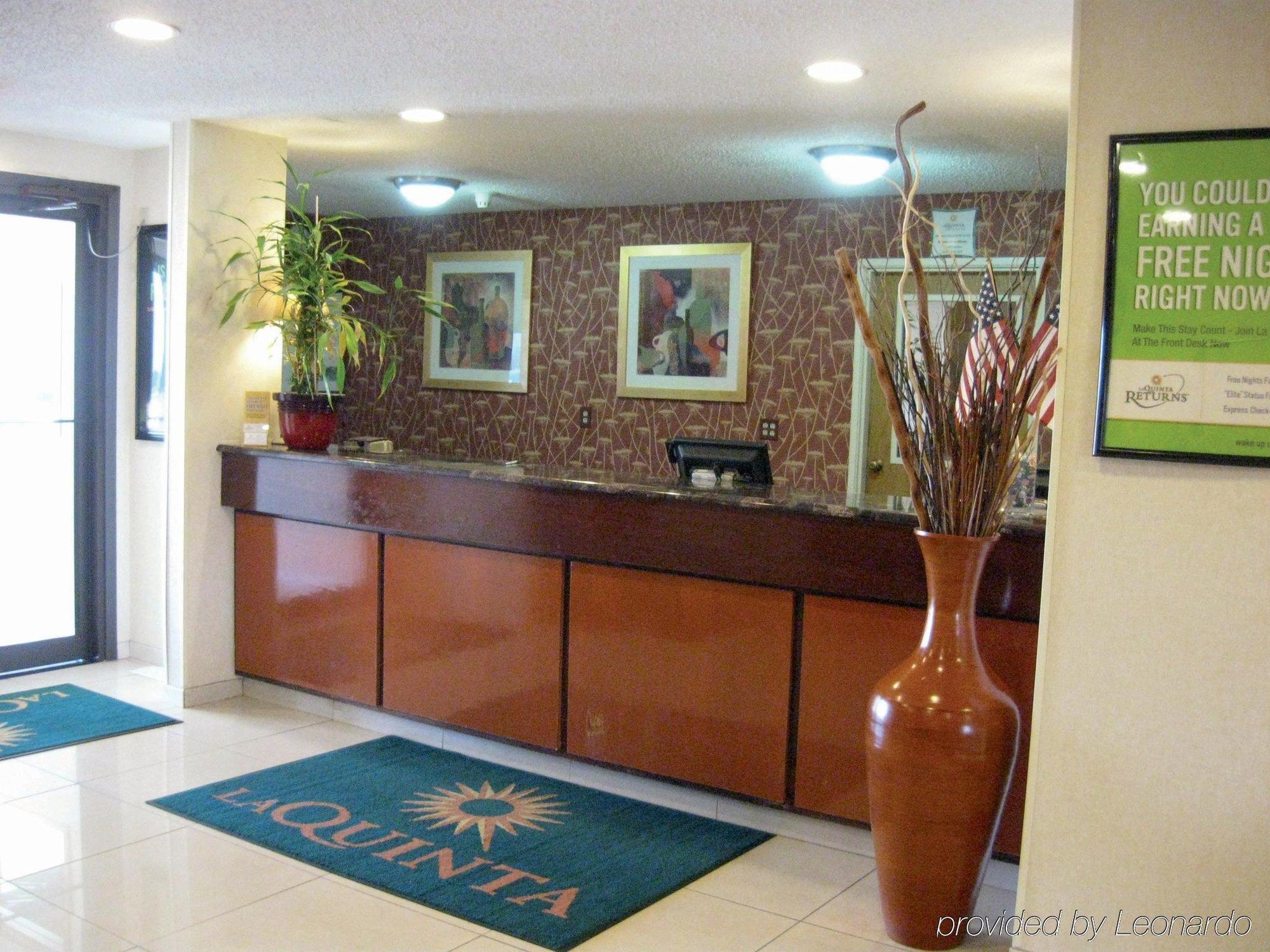 Days Inn & Suites By Wyndham Bloomington/Normal Il Dış mekan fotoğraf