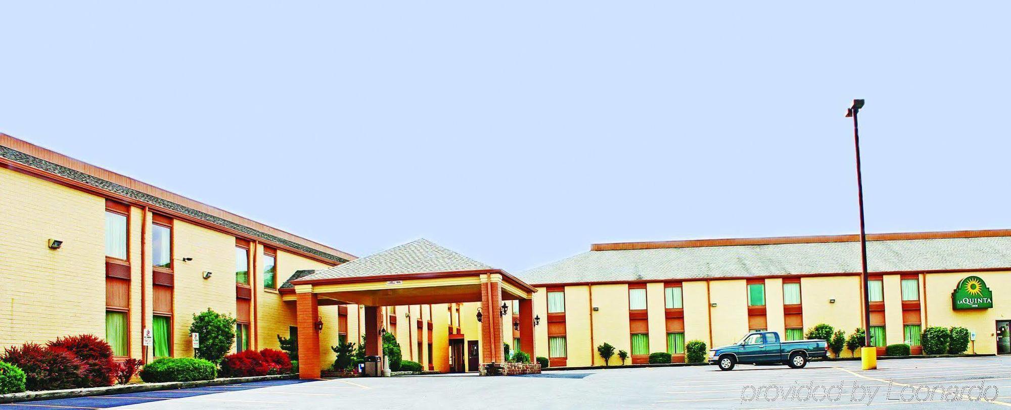 Days Inn & Suites By Wyndham Bloomington/Normal Il Dış mekan fotoğraf