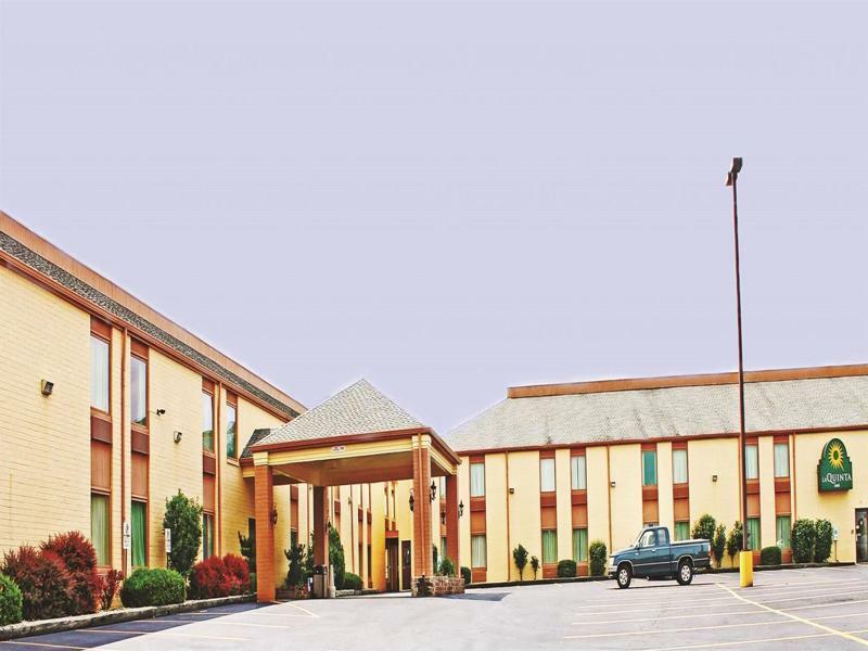 Days Inn & Suites By Wyndham Bloomington/Normal Il Dış mekan fotoğraf